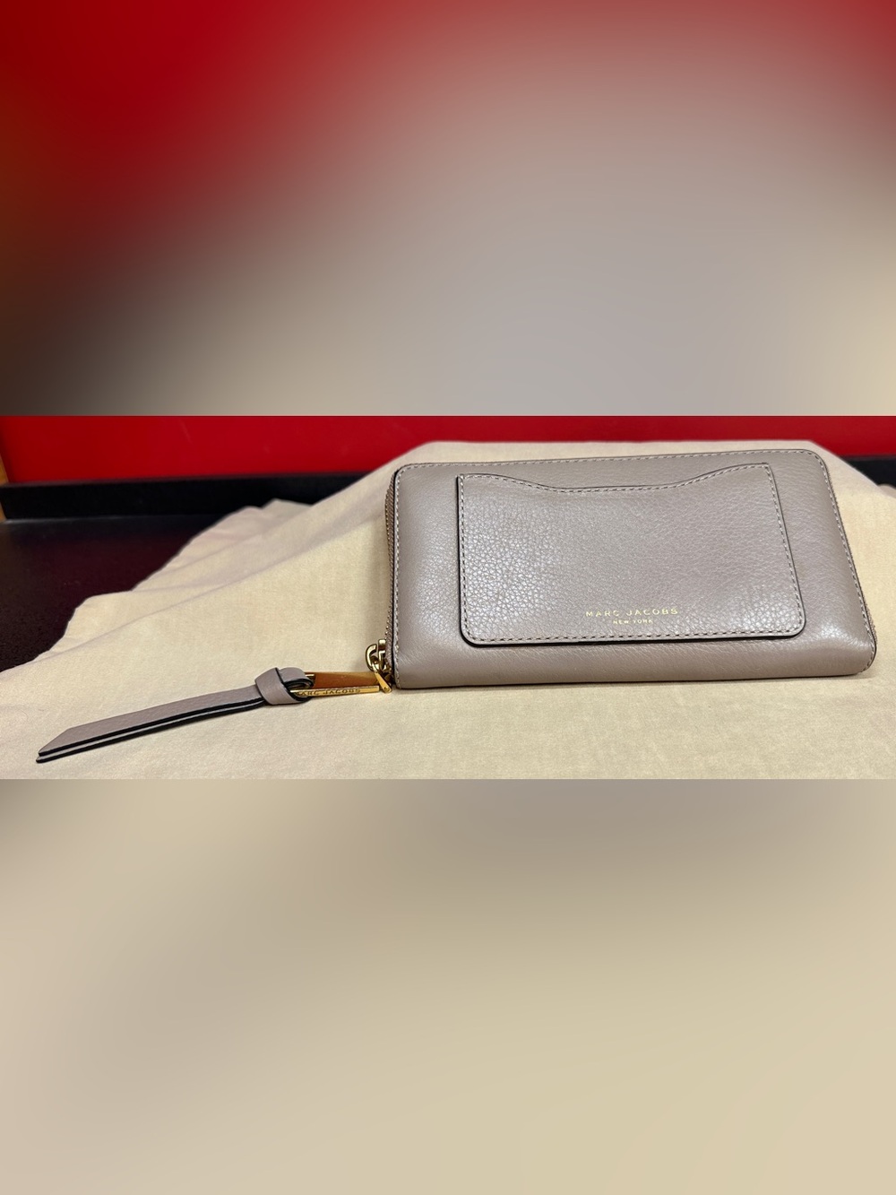 Marc Jacobs New York Zip Around Taupe Gray Leather Wallet Gold Tone Hardware
